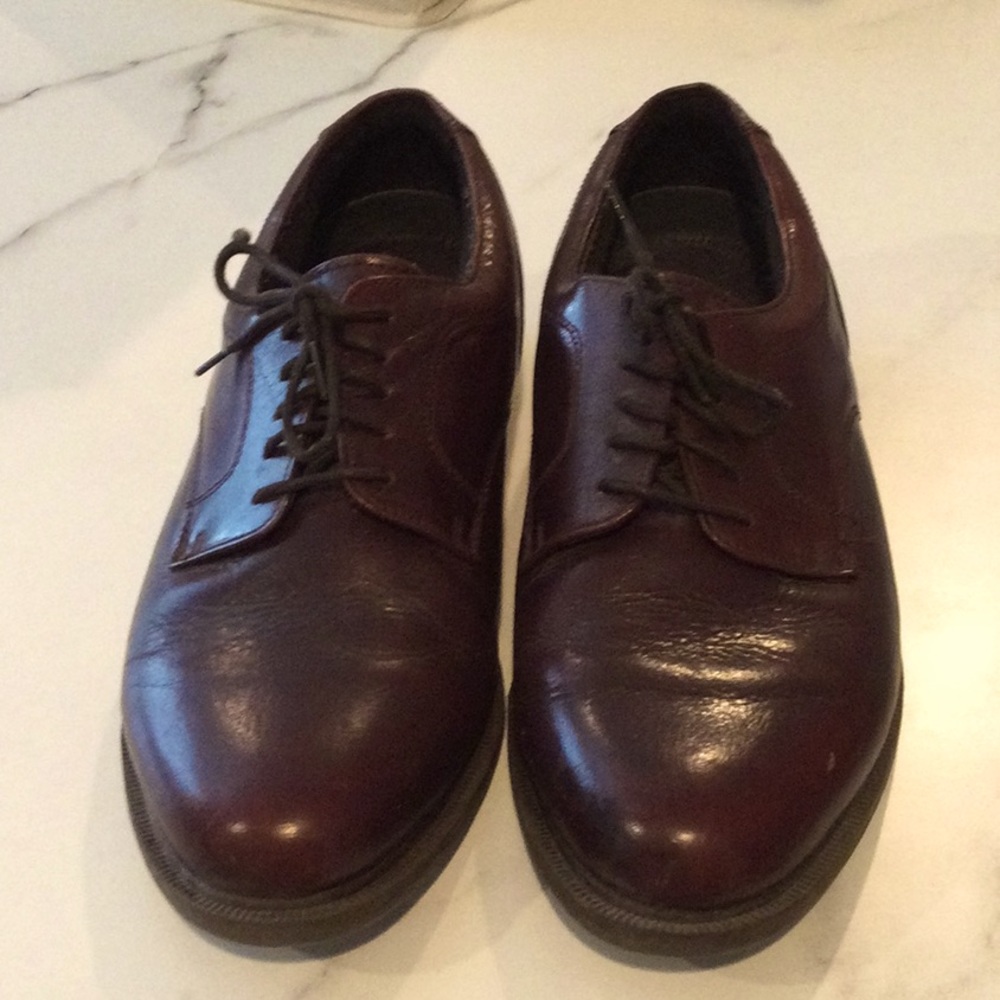 Men's Deer Stag Classic chestnut Brown Leather Oxford Shoes, 9 wide.